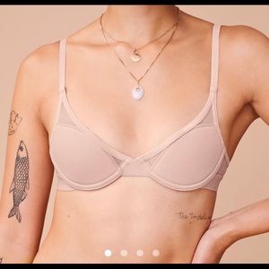 Like new Pepper Mesh All You Bra. Sienna Rose. 30A.